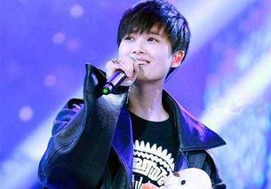 李宇春在娱乐圈的地位,华语乐坛的璀璨明星，引领潮流的时尚女王